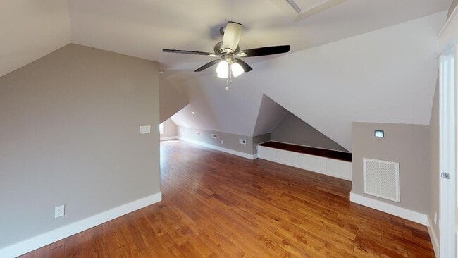 Building Photo - 7BR/5BA in Fort Sanders | Walk to UTK & Ne...