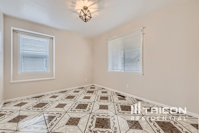 Building Photo - 15577 East 115th Place