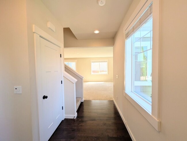 Building Photo - 3Bd/2.5Ba Lynnwood Home