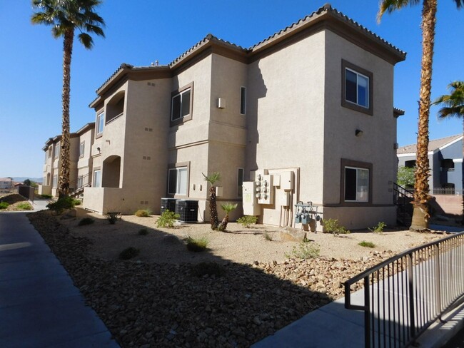 Building Photo - SPACIOUS 3 BEDROOOM CONDO*SOUTHWEST AREA*C...