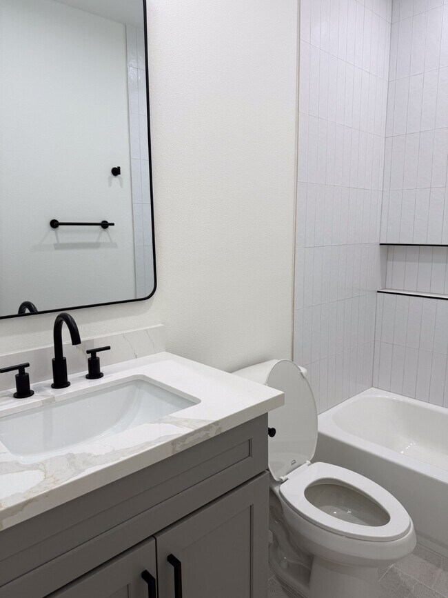 Building Photo - 9005 Comal St