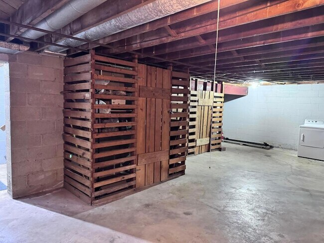 Building Photo - 2126 Harwitch Rd