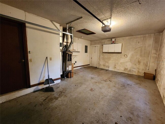 Building Photo - 1209 SW 80th Dr