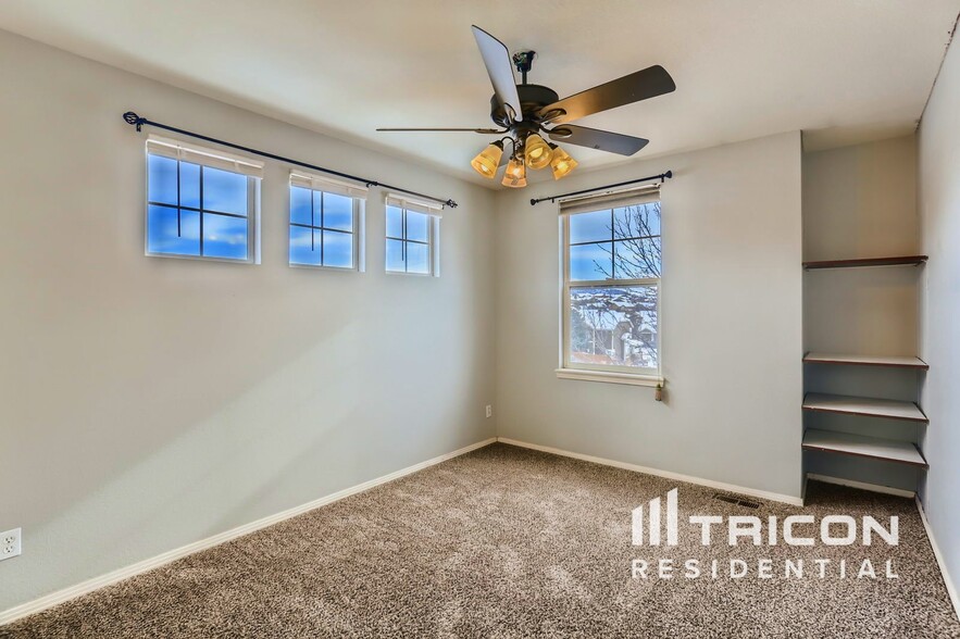 Building Photo - 4565 Larksong Dr