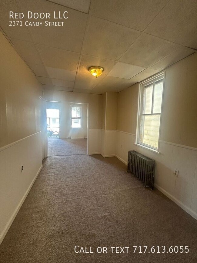 Building Photo - 2371 Canby St