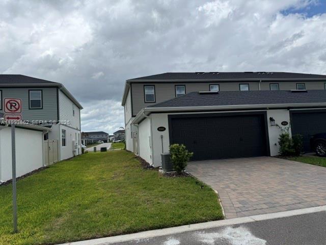 Building Photo - 9261 Gran Teatro Dr