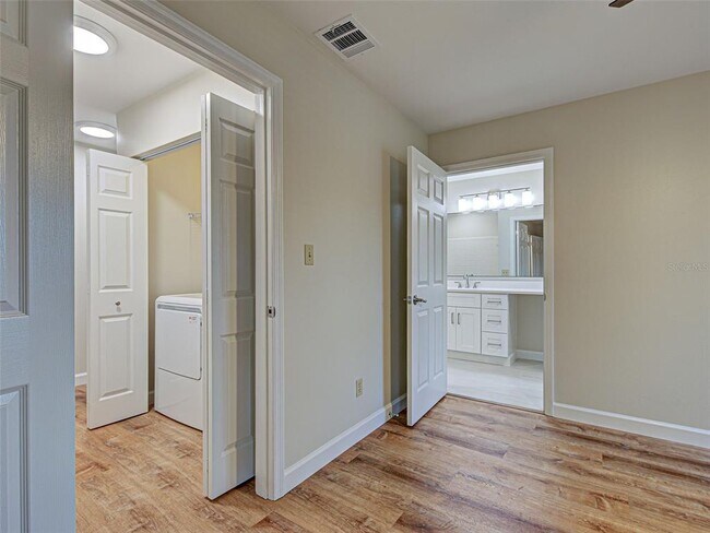 Building Photo - 4008 Crockers Lake Blvd