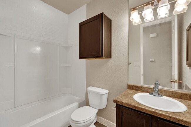 Building Photo - 388 E faust, B