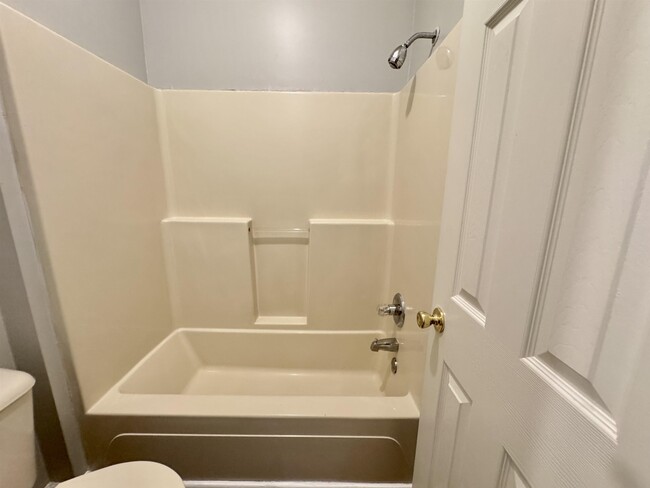 Building Photo - 1217 Brady Hollow Ln