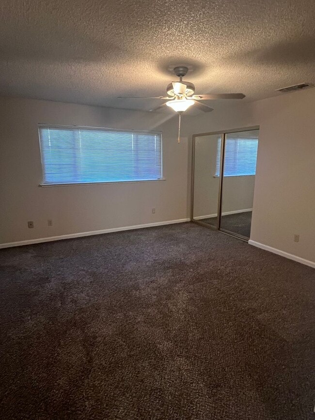 Building Photo - NICE UPDATED HOME IN SACRAMENTO!!