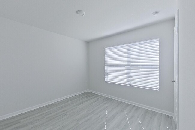Building Photo - 4647 Malay Cir