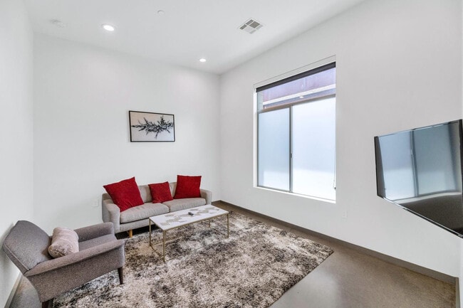 Building Photo - 4912 N 45th St