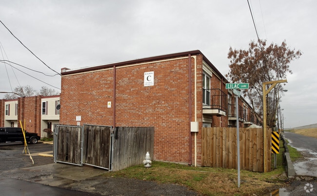 Primary Photo - Jefferson Town House