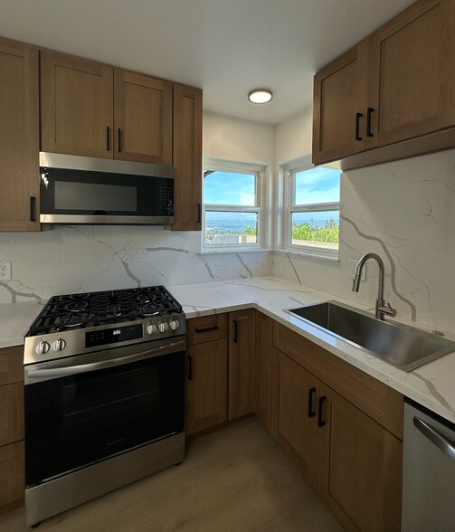 Building Photo - 3881 Ecochee Ave