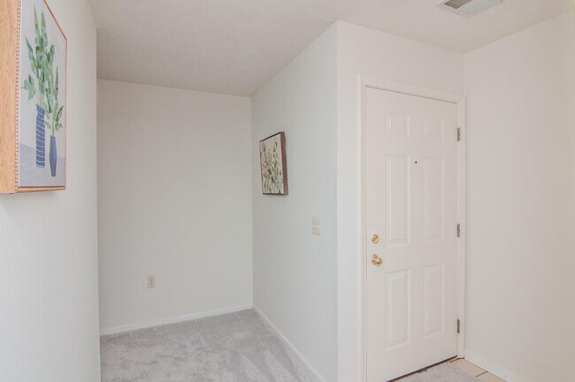 Building Photo - 1704 Weatherstone Dr
