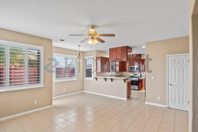 Building Photo - 25 Zion Ct