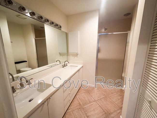 Building Photo - 4518 Ascot Cir S