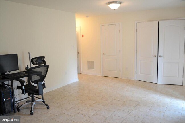 Building Photo - 37 Representative Ln