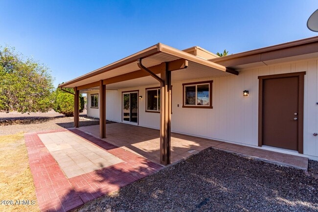 Building Photo - 16853 N Meadow Park Dr