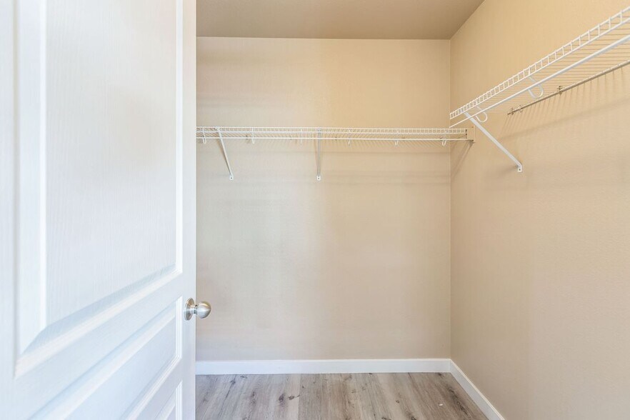 Building Photo - 8737 Brindisi Park Ave