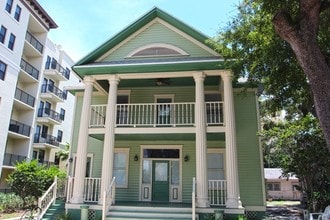 Building Photo - Beach Flats