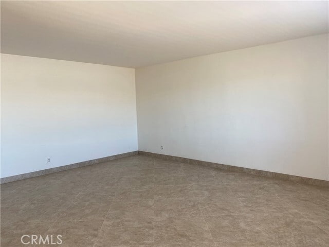 Building Photo - 551 W 40th St