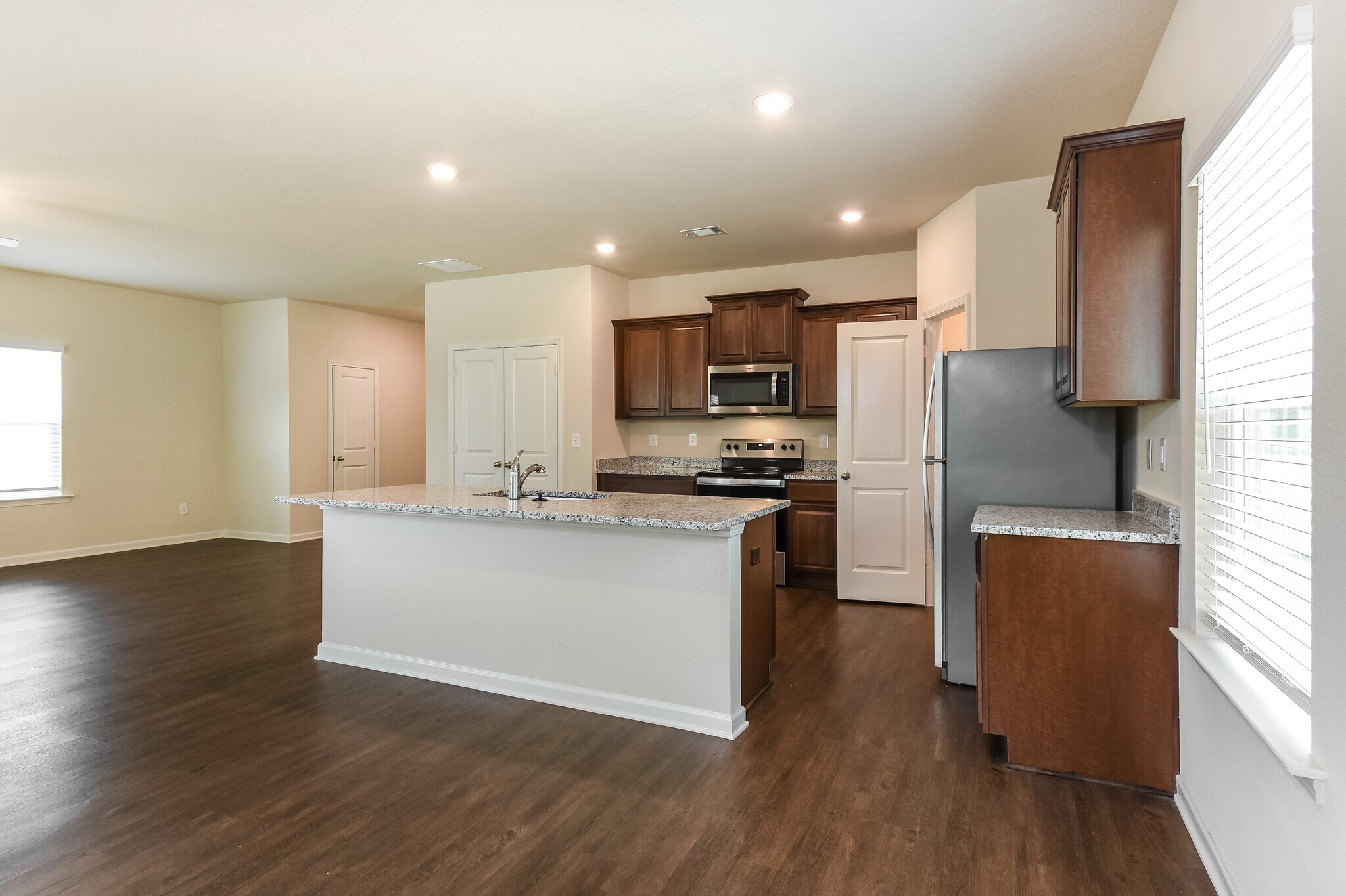 Building Photo - 138 Innis Brk Cir