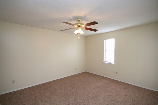 Building Photo - 6644 Willow Pointe Dr NW