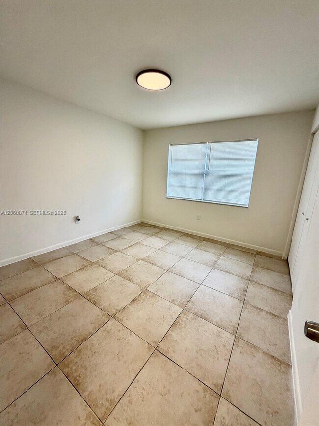 Building Photo - 4073 SW 52nd St