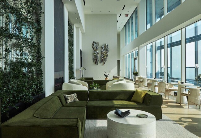 Building Photo - 1006 S Michigan Ave