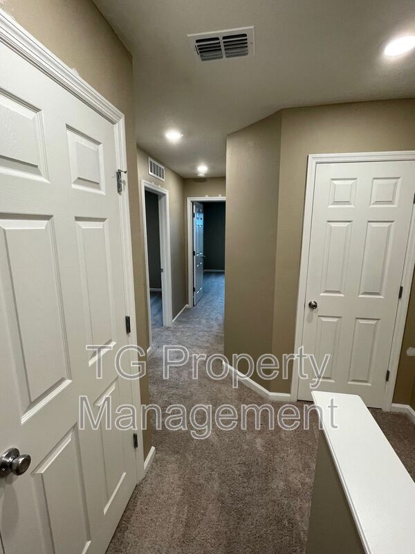 Building Photo - 99 Great Star Ct