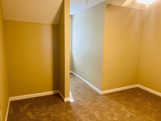 Building Photo - Charming 3 bed, 2 full bath home in Villa Rica!