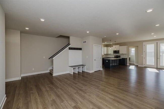 Building Photo - Brand New 5 bed/3.5 bath