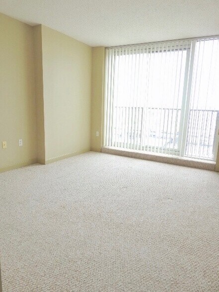 Building Photo - 10 Museum Way