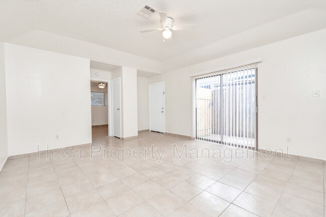 Building Photo - 6021 Bonn Echo Ln