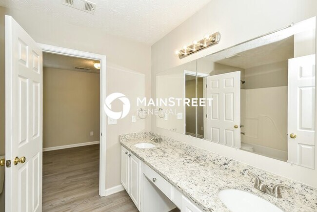 Building Photo - 3 Bedroom Pet-Friendly Home in Atlanta, GA with Main Street Renewal