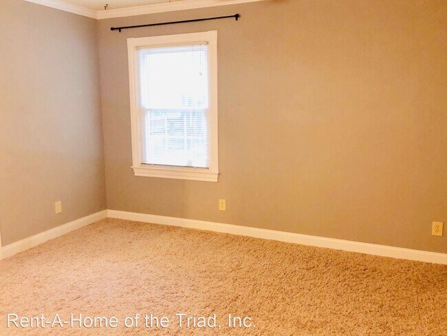 Building Photo - 3 br, 2 bath House - 4710 Beechcroft Drive