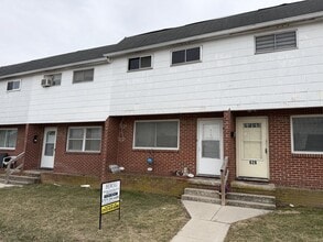 Building Photo - 624 N West St