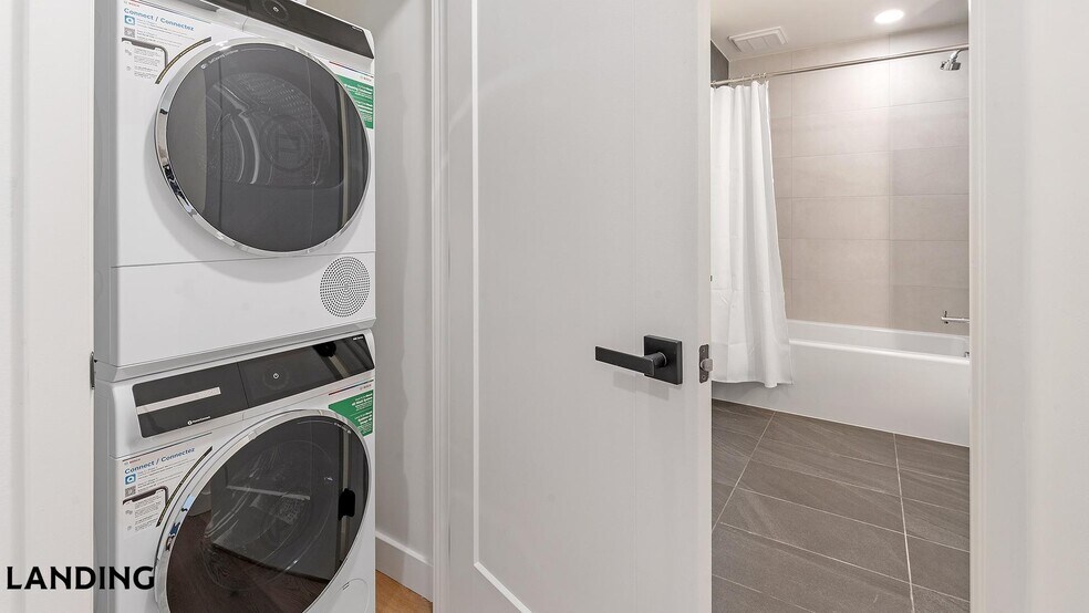 Building Photo - 632 Howard Rd SE