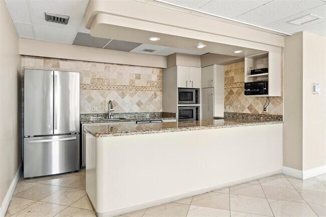 Building Photo - 111 N Pompano Beach Blvd