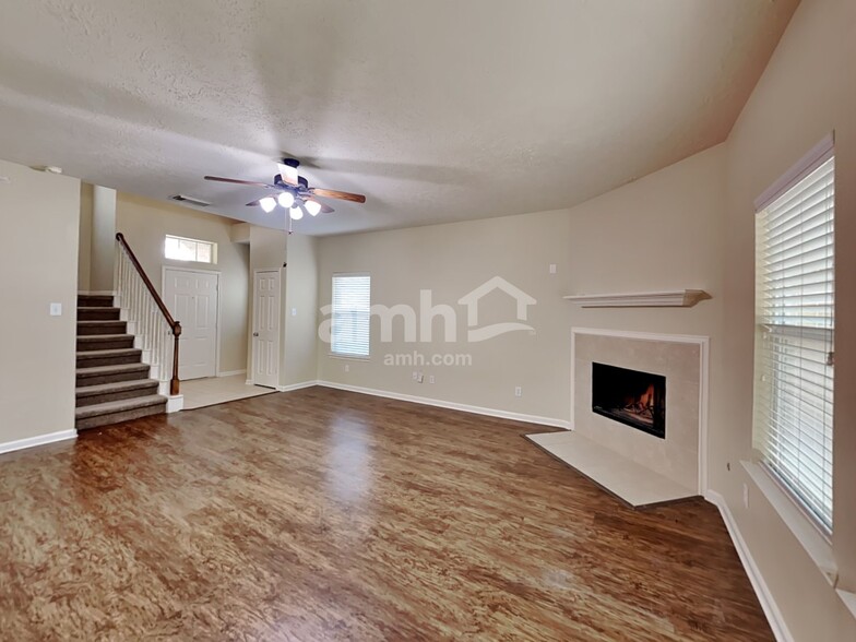Building Photo - 2330 Colonial Springs Ln