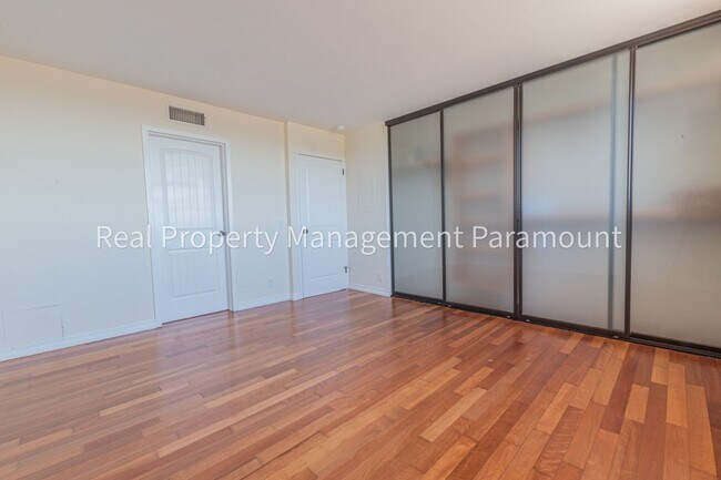 Building Photo - Beautiful One Bedroom Apartment in Los Ang...