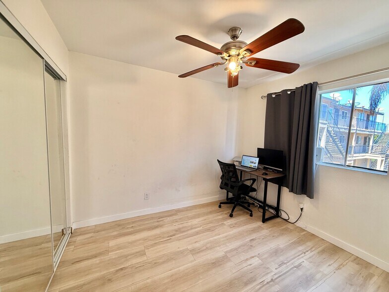 Building Photo - 227 50th St