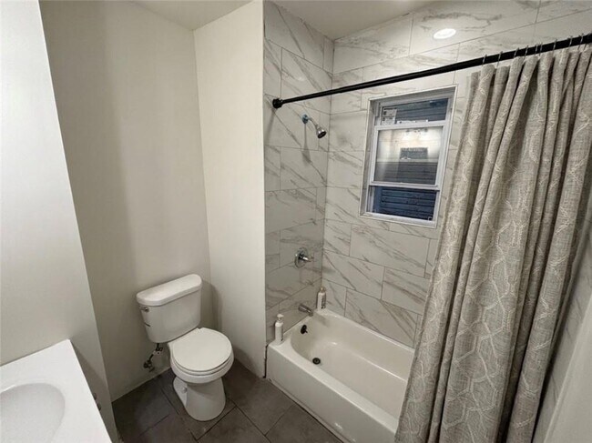 Building Photo - 693 3rd St