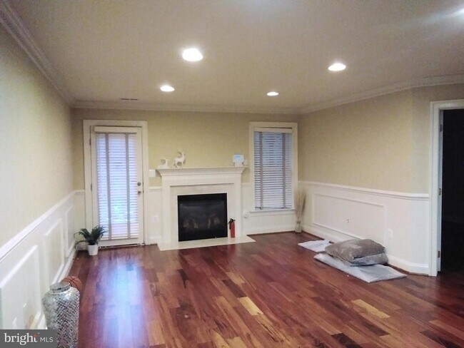 Building Photo - 6403 Velliety Ln