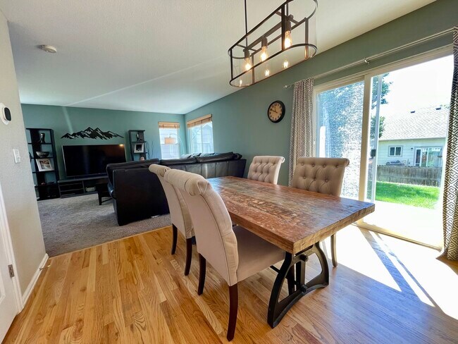 Building Photo - 5614 Blue Mountain Cir