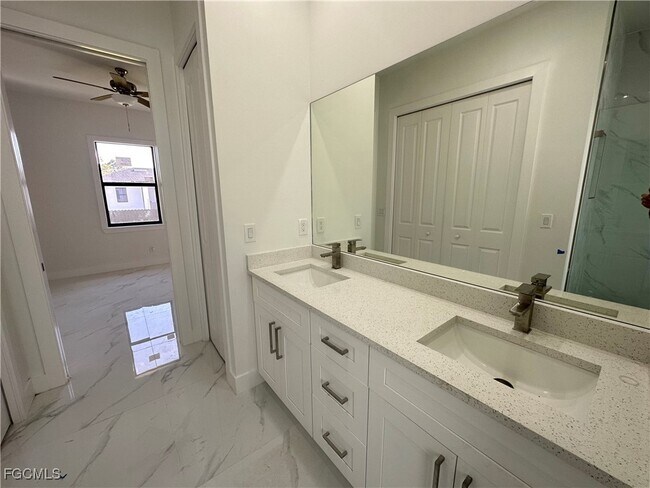 Building Photo - 1214 Cherry St E