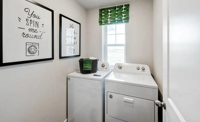 Building Photo - 2569 SE Hawkins Ave