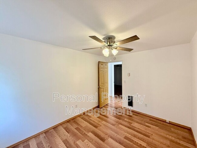 Building Photo - 4102 NE 131st Ave