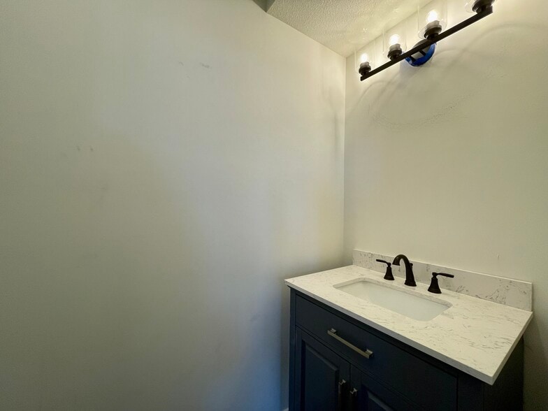 Building Photo - 4315 Holly St